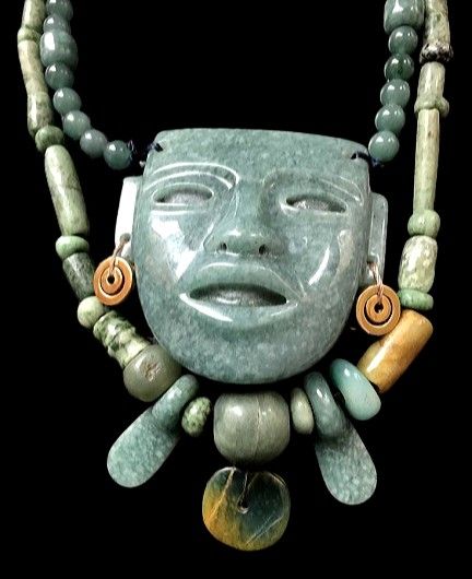 Mayan Artifacts, Aztec Symbols, Aztec Civilization, Maya Art, Aztec Warrior, Mask Necklace, Stone World, Mayan Art, Indigenous Americans