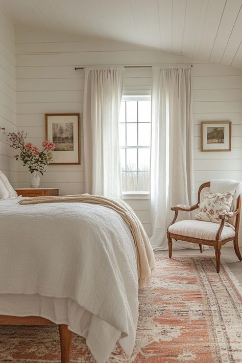 Shiplap Room, Shiplap Living Room, Shiplap Bedroom, Painting Shiplap, Simple Cottage, Shiplap Walls, Chic Dining Room, Country Bedding, Modern Farmhouse Bedroom