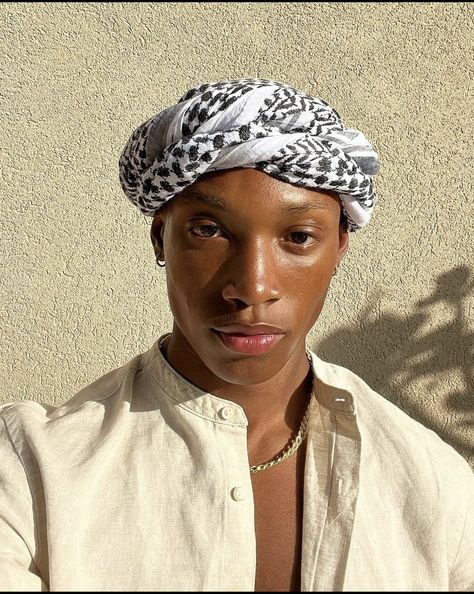 Mens Turban Style, Turban Outfit, Black Baddies, Head Scarf Styles, Classy Men, Turban Headwrap, Turban Style, Beach Outfits, Cool Outfits For Men