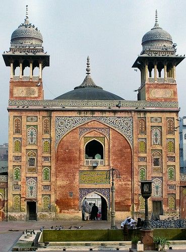 Pakistani Architecture, Wazir Khan Mosque, Pakistan Aesthetic, Travel Pakistan, Photography Buildings, Pakistan Pictures, Architecture Photography Buildings, Beautiful Mosque, Mailbox Ideas