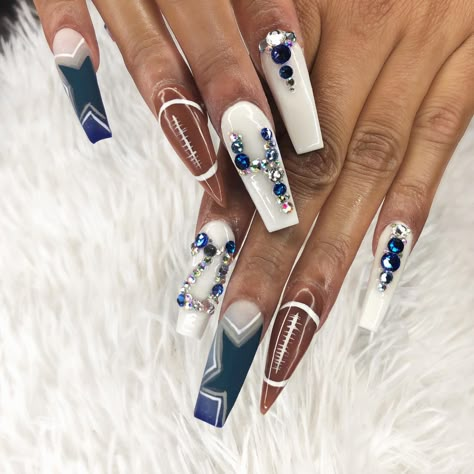 Dallas Cowboy Nails, Dallas Cowboys Nail Designs, Cowboys Nails, Hockey Nails, Dallas Cowboys Nails, Nfl Nails, Dolphin Nails, Football Nail Designs, Football Nail Art