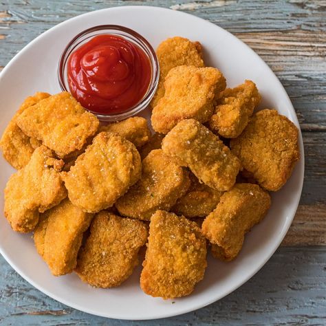 Frozen Chicken Nuggets, Cooking Frozen Chicken, Ground Chicken Recipes, Food Babe, Think Food, Yummy Comfort Food, Frozen Chicken, Unhealthy Food, Chicken Nuggets