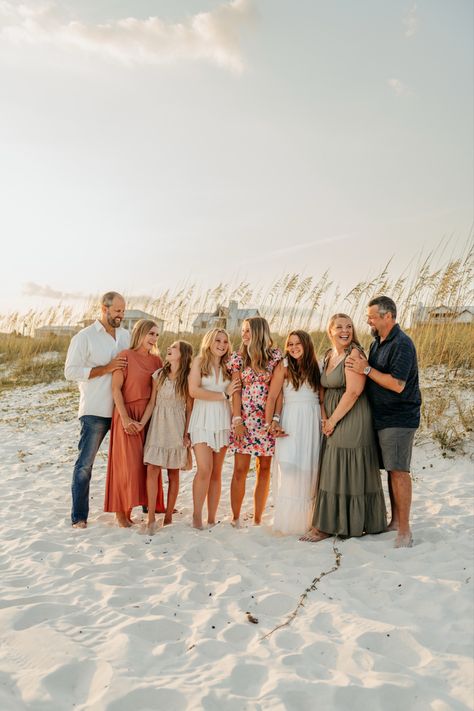 Candid beach photos with an extended family who NAILED their outfits! The sunset was sunsetting this night 🤌🏼 Large Family Photo Shoot Ideas Beach Group Poses, Beach Photo Shoot Outfits Family, Family Pics On The Beach, Family Photos Beach Outfits, Family Beach Pictures Poses Group Shots, Extended Family Pictures Beach, Extended Family Beach Photos, Family Photos On The Beach, Family Beach Photo Ideas