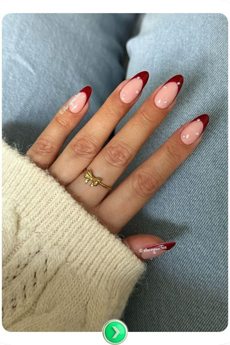 Classic white nails feature snowflake details and subtle sparkle. This timeless Christmas design blends simplicity with festive charm for an elegant seasonal look. Classic White Nails, Simple Christmas Nail Ideas, Simple Christmas Nail Designs, Trendy Winter Nails, Simple Christmas Nail, Christmas Nail Ideas, Fall Manicure, Pumpkin Nails, Cute Nails For Fall