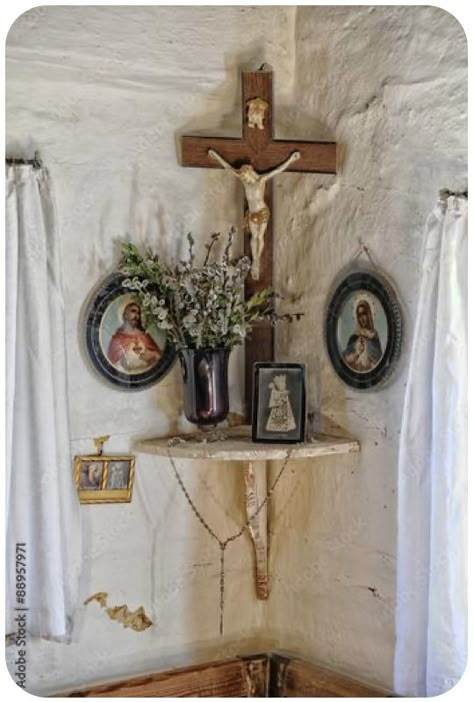 Altar Catholic, Home Altar Catholic, Catholic Altar, Catholic Decor, Prayer Corner, Catholic Home, Catholic Images, Mexican Home Decor, Mexican Home