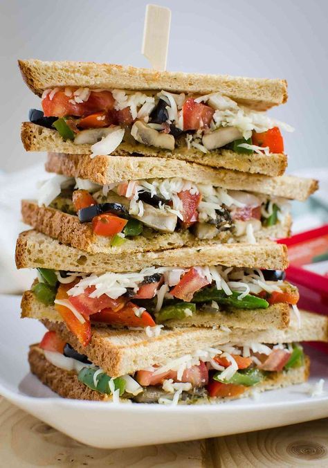 An easy, quick, meatless and healthy Veggie Sandwich Recipe. Coupon included for frozen herbs. | http://watchwhatueat.com Veggie Sandwich Recipes, Easy Sandwiches, Yummy Sandwiches, Clean Eating Vegetarian Recipes, Veg Sandwich, Sandwiches Recipes, Clean Eating Vegetarian, Gluten Free Vegetarian Recipes, Easy Sandwich Recipes