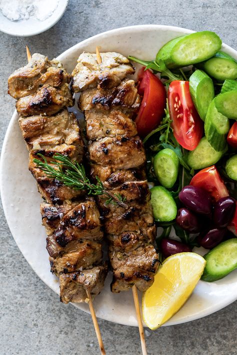 Pork Slouvaki, Souvlaki Marinade, Greek Pork, Pork Souvlaki, Souvlaki Recipe, Spicy Grilled Chicken, Pork Skewers, Mushroom Pork Chops, Greek Dinners