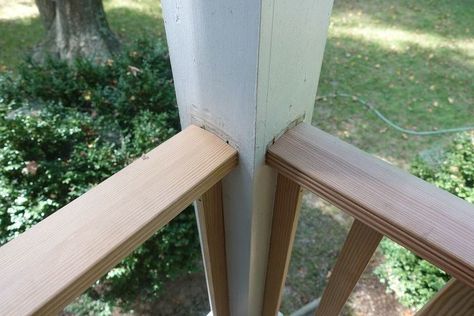 Porch Railing Update Diy, Replace Porch Railing, Porch Without Railing, Old Front Porch, Porch Railing Diy, Porch Banister, Front Porch Stairs, Outdoor Railing, Front Porch Railings