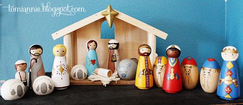 just what i {squeeze} in: Peg Doll Nativity Peg Doll Nativity, Nativity Peg Doll, Wooden Nativity, Wooden People, Advent Activities, Wood Peg Dolls, Christmas Board, Peg People, The Nativity