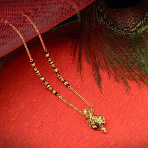 Waman Hari Pethe Sons Short Mangalsutra Designs Gold Modern, Ganthan Design, Mini Mangalsutra, Gold Mangalsutra Design, Short Mangalsutra, Gold Jewelry Prom, Bridal Anklet, Mangalsutra Design, Black Beads Mangalsutra