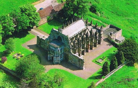 16 Facts that Prove Rosslyn Chapel is the World’s Captivating Chapel Rosslyn Chapel, Great Scot, Church Building, Iconic Buildings, Place Of Worship, Scotland Travel, British Isles, Historic Buildings, Aerial View