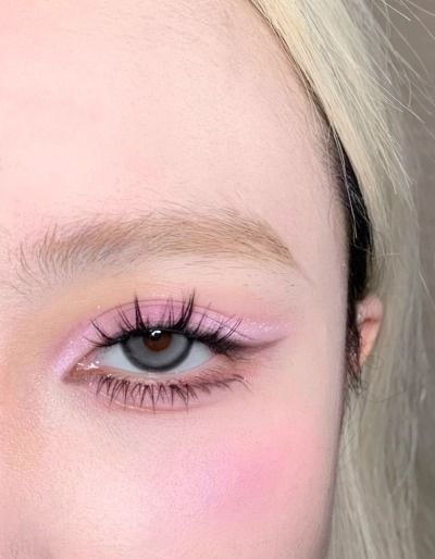 Source: julieterbang
#eyeshadow
#pink
#kawaii
#cute
#kawaiicore
#makeup
#kawaii makeup
#pink aesthetic
#pinkcore
#cute aesthetic
#pink makeup Eyeshadow For School, Aesthetic Pink Makeup, Makeup Pink Aesthetic, Eyeliner Asian, Aesthetic Eye Makeup, Makeup Kawaii, Disco Makeup, Colorful Eyeliner, Aesthetic Eye