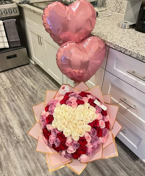 Ramo Buchon For Mom Birthday, Valentine Ramos, Roses Bouquet For Girlfriend, 3 Roses Bouquet, Flower Bouquet For Girlfriend, Birthday Ramos, Bouquet Of Flowers From Boyfriend, Pink Ramos, Big Rose Bouquet