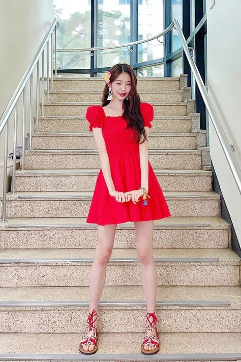 Wonyoung Full Body Pic, Wonyoung Instagram Update, Wonyoung Style, Wonyoung Instagram, Wonyoung Izone, Kpop Beauty, Hot Kpop, Ive Wonyoung, Kpop Outfits