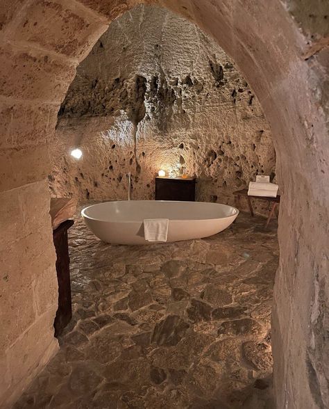 Cave Bathroom, Pretty Houses, Earth Homes, Dream House Rooms, Earthship, Travel Locations, Dream House Interior, Pretty House, Dream Decor