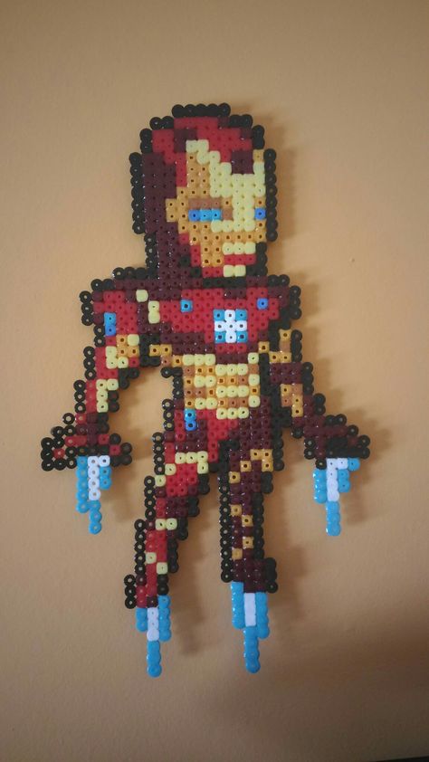 Ironman - Vengadores Perler Beads Ironman Perler Beads, Perler Beads Avengers, Avengers Perler Bead Patterns, Marvel Beads Pattern, Thor Perler Beads, Iron Man Perler Beads, Perler Beads Marvel, Avengers Perler Beads, Marvel Perler Bead Patterns