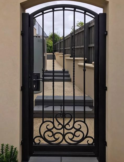 Wrought Iron Security Doors, Iron Security Doors, Wrought Iron Garden Gates, Porte In Ferro, Iron Garden Gates, Iron Entry Doors, Main Entrance Door Design, Wrought Iron Design, Steel Gate Design