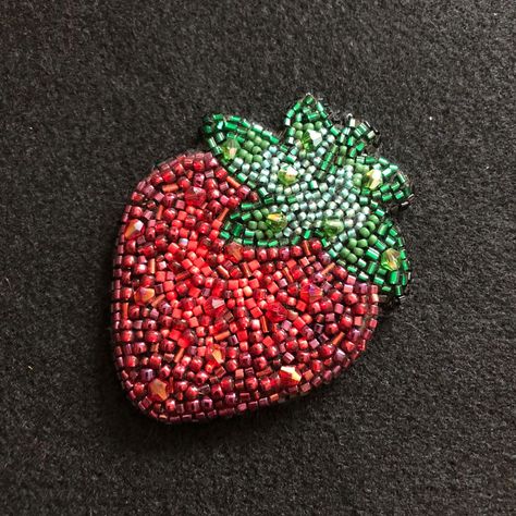 Sweet Strawberry Bead Embroidery Strawberry, Bead Embroidery Keychain, Cherry Bead Embroidery, Bead Embroidery Beginner, Beaded Tshirt Ideas, How To Embroider Beads, Beaded Tshirts, Beaded Embroidery Shirt, Bead Embroidery Flower