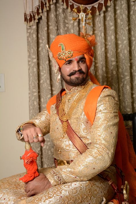 Rajput Groom Boys Haldi Outfit, Rajput Wedding Dress, Rajasthani Groom, Rajput Groom, Groom Dress For Wedding, Rajput Wedding, Rajputi Culture, Indian Bride Photography Poses, Rajasthani Dress