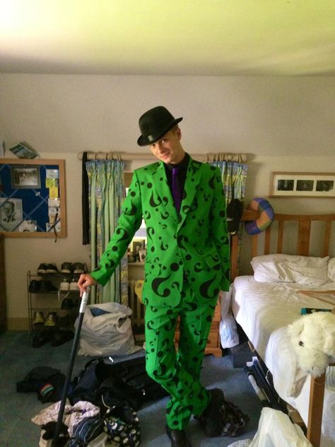 Riddler The Riddler Halloween Costume, Riddler Halloween Costume, The Riddler Costume, Female Riddler, Dc Riddler, Riddler Halloween, Halloween Costume Pictures, Batman Villain Costumes, Riddler Costume