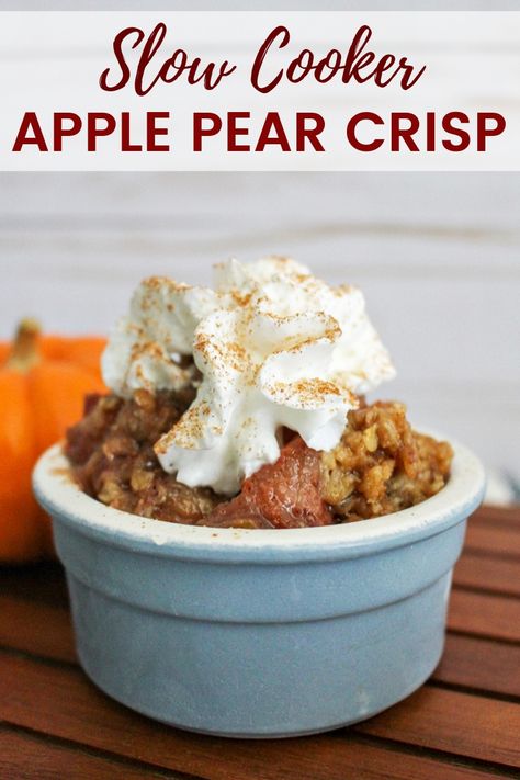 An easy apple pear crisp recipe made in the slow cooker. This warm and comforting Fall dessert is great on its own or served with vanilla ice cream. Yum! #FallRecipes #SlowCookerRecipes #crockpotrecipes #applerecipes #FallDesserts Pear Crisp Recipe, Delicious Apple Recipes, Apple Pear Crisp, Slow Cooker Apple, Pear Crisp, Slow Cooker Recipes Dessert, Slow Cooker Apples, Slow Cooker Desserts, Crockpot Cooking