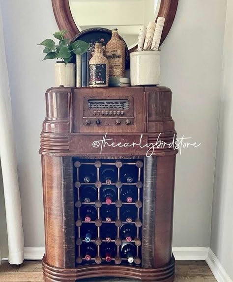 Old Radio Makeover, Bar Ideas From Old Furniture, Antique Radio Repurposed, Antique Radio Decor, Vintage Radio Cabinet Repurposed, Antique Radio Cabinet Repurposed, Old Radio Cabinet Repurposed, Little Bar Ideas Small Spaces, Radio Cabinet Repurposed