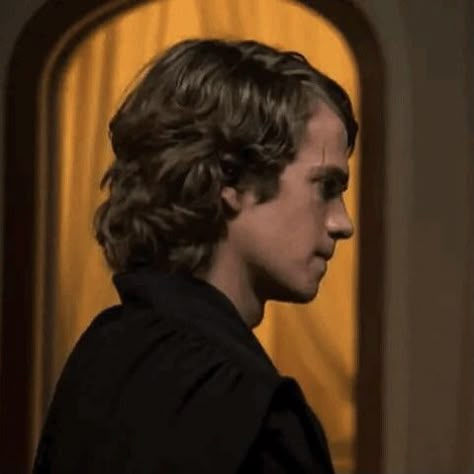 Anakin Skywalker Hair, Anakin Skywalker Smiling, Star Wars History, Anakin Vader, Star Wars Men, Star Wars Anakin, Estilo Taylor Swift, Hayden Christensen, Star Wars Wallpaper