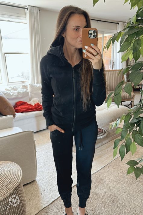 Today I’m sharing my favorite Lululemon pieces. This black scuba full-zip hoodie and this high-rise jogger full length. Comfiest look ever! Comfy and Casual Fashion Looks | Fashion Style | Angela Lanter Lululemon Full Zip Scuba Outfit, Scuba Outfit, Lululemon Full Zip Scuba, Angela Lanter, Comfy School Outfits, Formal Style, Fit Check, Fashion Bloggers, Full Zip Hoodie