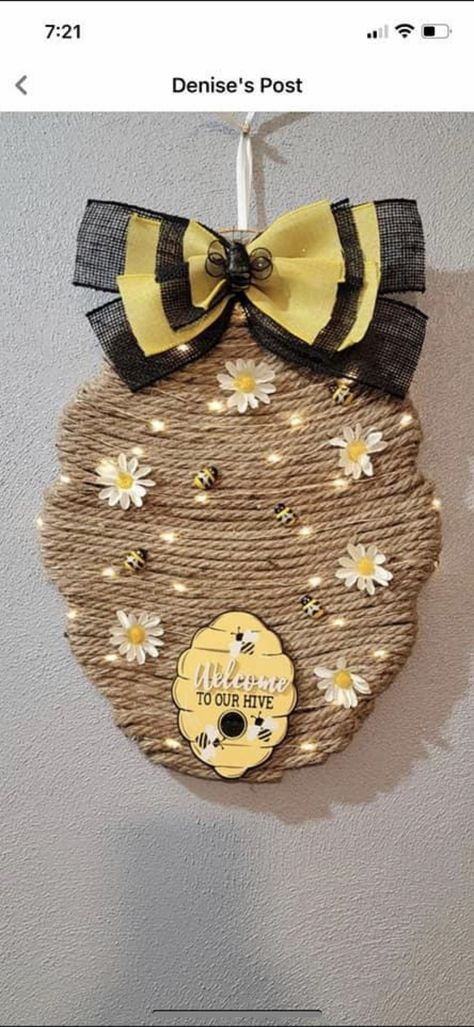 Dollar Tree Bee Hive, Bee Hive Wreath Diy Dollar Tree, Bee Wreath Form, Bee Wreath Not On The High Street, Dollar Tree Bee Hive Wreath Form, Bumble Bee Craft, Bee Hive Craft, Wreath Inside, Sunflower Crafts