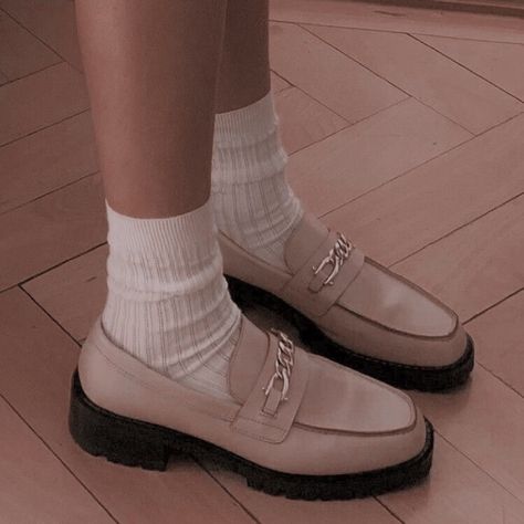 Dr Shoes, Shoe Inspo, Aesthetic Shoes, Swag Shoes, Mode Inspo, 가을 패션, Pretty Shoes, Dream Shoes, Mode Inspiration