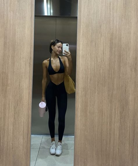 Fitness Era, Clean Outfit, Isabelle Mathers, Fitness Vision Board, Best Sport, Gymwear Outfits, Gym Fits, Gym Outfits, Wellness Inspiration