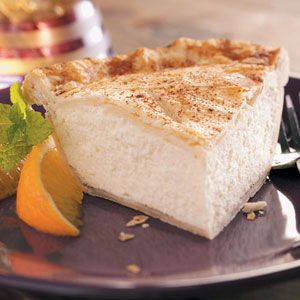 Cheese Pie Recipe - Taste of Home   "My mother brought this Old World recipe with her from the Ukraine," says Anne Kulick of Phillipsburg, New Jersey. A sprinkling of cinnamon enhances the pie’s subtly sweet flavor. Gf Crust, Ricotta Cream, Cheese Pie Recipe, Sweet Cheese, Cream Cheese Pie, Spicy Cheese, Cheese Pie, Italian Dessert, Cheese Pies