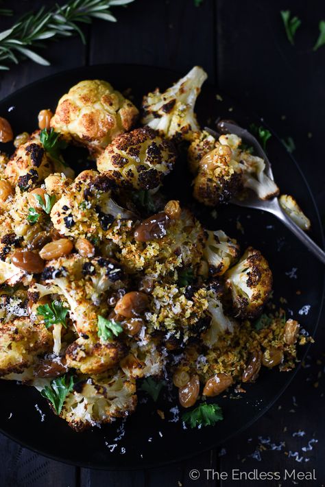 Blackened Cauliflower with Rosemary Garlic Panko Blackened Cauliflower, Winter Side Dishes, Honey Garlic Chicken Wings, Autumn Side Dishes, Rosemary Garlic, Honey Garlic Chicken, Best Side Dishes, Veggie Side Dishes, Cauliflower Recipes