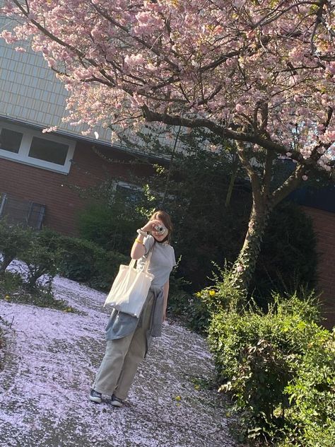 spring aesthetic Gloomy Spring Aesthetic, Spring School Aesthetic, Spring Activities Aesthetic, Cozy Spring Aesthetic, Early Spring Aesthetic, April Aesthetic, Door Aesthetic, Spring School, Spring Inspo