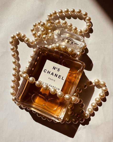 Chanel No 5 Aesthetic, Chanel Perfume Aesthetic, 5 Aesthetic, Chanel No5, Chanel Aesthetic, Chanel No 5, Song Lyric, 2025 Vision, Fashion Woman