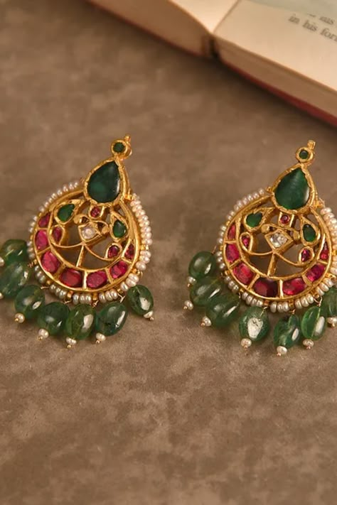 Ruby Chandbali Earrings, Emerald Chandbali Earrings, Kundan Studs Earrings Gold, Choker Design, Chand Bali, Ear Tops, Earrings Kundan, Antique Necklaces Design, Gold Jewelry Outfits