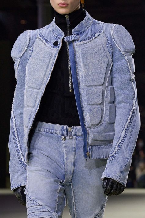 Balmain Fall 2022 Ready-to-Wear Fashion Show | Vogue Balmain Denim, Denim Biker Jacket, Denim Set, Denim Projects, Concept Clothing, All Jeans, Creation Couture, Fall 2022, Look Fashion