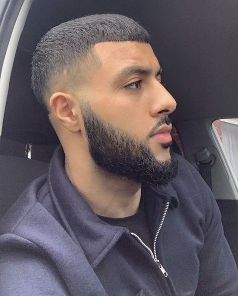 Hot Bearded Men, Nice Beard, Latin Boys, Crew Cut Haircut, Black Men Beard Styles, Male Features, Waves Haircut, Kfc Recipe, Black Men Beards