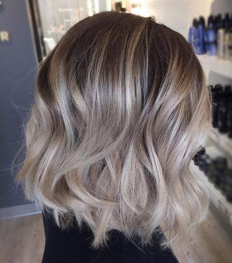 Who wants a #Blonde #Bob #Balayage 💛 Cut+Color+Styl Blonde Bob Balayage, Bob Balayage, Balayage Hair Blonde Short, Ash Brown Hair Color, Ash Brown Hair, Ash Blonde Balayage, Brunette Balayage Hair, Balayage Hair Blonde, Short Hair Balayage