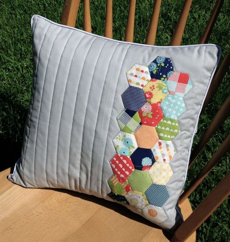 Thursday Threads Link Party 7/18 Modern Hexies, Hexagon Pillow, Hexie Patterns, Hexagon Patchwork, Hexie Quilt, English Paper Piecing Quilts, Patchwork Cushion, Patchwork Pillow, Hexagon Quilt