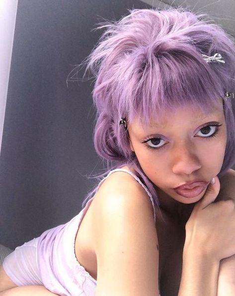 Faded Purple Hair, Bleach Hair Dye, Bleach Hair, Light Purple Hair, Temporary Hair Dye, Semi Permanent Hair Dye, Hair Color Pastel, Lavender Hair, Hair Color Purple