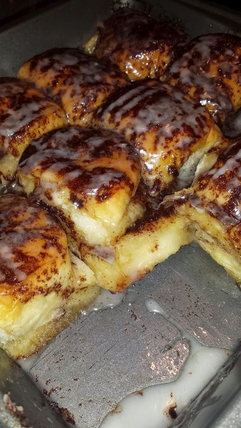 Hawaiian Sticky Buns, Hawaiian Dessert Recipes, Hawaiian Dessert, Hawaiian Desserts, Sweet Roll Recipe, Hawaiian Sweet Rolls, Dessert Simple, Breakfast Sweets, Sticky Buns