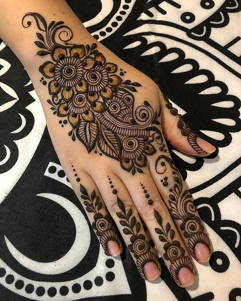 #stylishmehndidesigns #stylishmehndidesign #stylishbridalmehndidesigns #fullhandmehndidesigns #fronthandmehndidesigns #backhandmehndidesigns #mehndidesigns #simplemehndidesigns #tattodesigns #mehnditattodesigns #backhandmehndidesign #simplemehndidesign #partymehndidesign #bridalmehndidesign #butterflymehndidesign #peacockmehndidesign #Arabicmehndidesign #Arabicmehndi #Fingurmehndidesigns #simplearabicmehndidesigns #mehndi #partylookmehndi #bridalmehndi #henna #hennaart #hennadesign Hanna Design, Latest Arabic Mehndi Designs, Indian Mehndi Designs, Eid Mehndi Designs, Mehndi Designs 2018, Henna Art Designs, Bridal Henna Designs, Modern Mehndi Designs, Beautiful Henna Designs