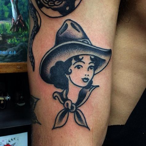 Cowgirl on Shaun yesterday @rockofageslennoxhead tomburrey@hotmail.com for bookings. Cowgirl Tattoo, Traditional Tattoo Woman, Cowgirl Tattoos, Cowboy Tattoos, Small Chest Tattoos, Tattoos Mandala, Elements Tattoo, Western Tattoos, Traditional Tattoo Sleeve