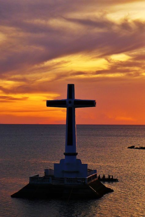 The Sunken Cemetery in Camiguin Island - The Island born of fire Sunken Cemetery Camiguin, Camiguin Island, Northern Mindanao, At The Cross, Old Cemeteries, Snorkeling Gear, White Crosses, Tourist Spots, Island Travel