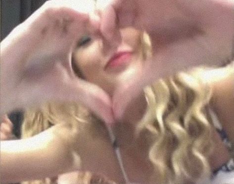 liberty (taylor’s version) on Instagram: "just gonna say ily all!!" Ideas Style, Home Ideas, Taylor Swift, Swift, Style Inspiration