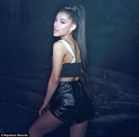 Ariana Grande The Light Is Coming, Sweetener Era, Ariana Music, The Light Is Coming, Sam & Cat, Ariana Grande Outfits, Ariana Grande Fans, Ariana Grande Photos, Ariana Grande Pictures