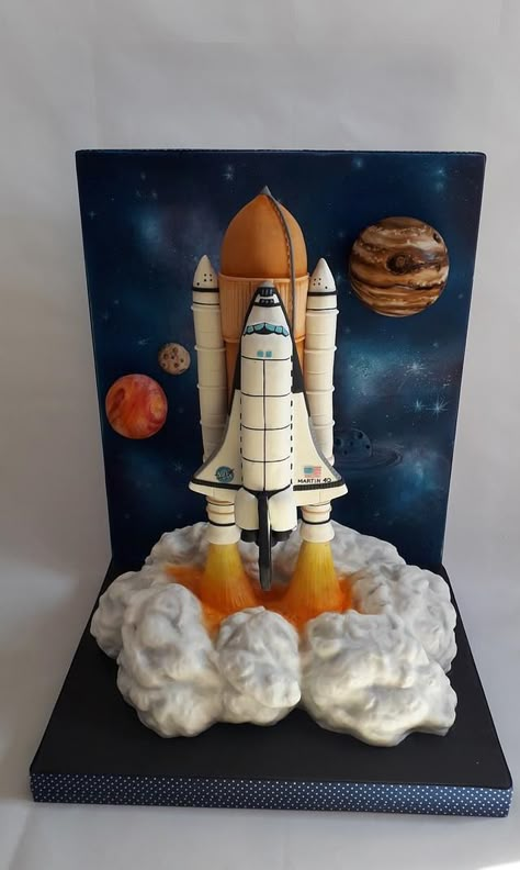 This big cake was for our neighbor for his 40th birthday. The cake is smoke, the external tank and the planets are minicakes too. Airplane is from RKT. Lego Space Shuttle, Science Exhibition Projects, Rocket Cake, 4de Verjaardag, Science Exhibition, Solar System Crafts, Big Cake, Space Project, Science Projects For Kids