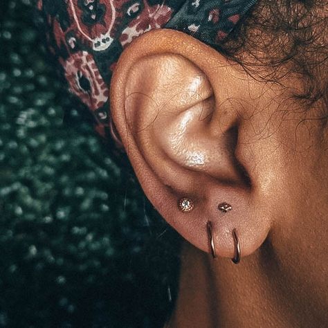 Piercings Constellation, Constellation Piercing, Piercing Ideas For Women, Constellation Piercings, Ear Piercing Ideas, Multiple Piercings, Piercing Ideas, Ear Piercing, Body Mods