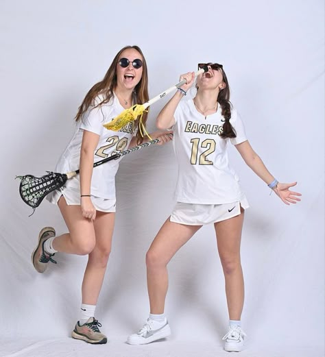 Lacrosse Media Day Pics, Lax Photo Ideas, Media Day Lacrosse Poses, Lax Media Day Poses, Girls Lacrosse Media Day, Softball Media Day Poses Duo, Lacrosse Picture Poses, Media Day Softball Poses, Lacrosse Media Day Poses